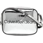 Sølvfarvede Calvin Klein Crossbody tasker 